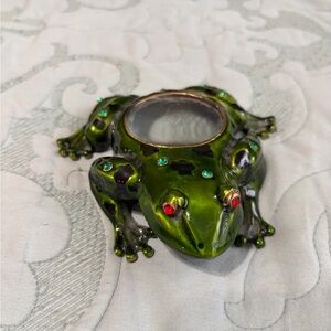 Green Frog Magnifying Glass